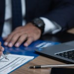 Gavel and scales representing the new Korean court rules to freeze cryptocurrency in Korea, effective October 2026